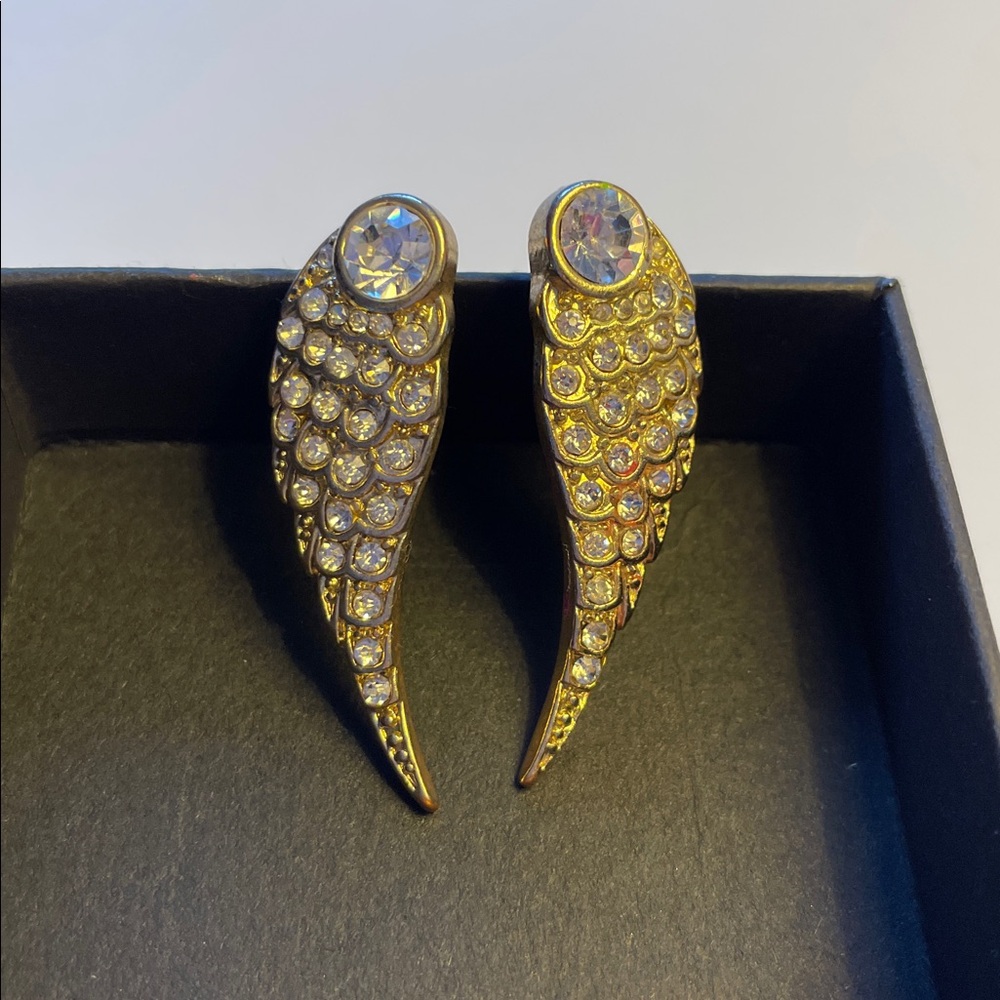 Elegant Gold Angel Wing clip on Earrings - Picture 6 of 6